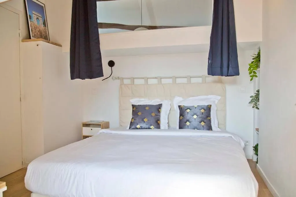 Appartement De Charme Au Coeur Du Quartier Latin Paris Apartment
